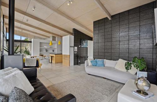 Alexandra House | Bridge Hill Beauty - Alexandra Holiday Home