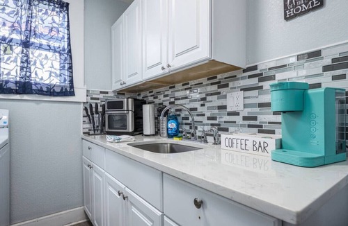 South Pensacola Cottage | Bright, Clean Studio Minutes to Beaches