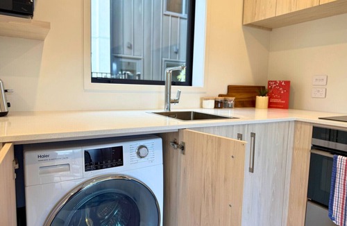 Lower Hutt Villa | Bright & Spacious Wellington Townhouse