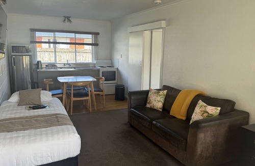Trentham Hotel | Bristol Motel