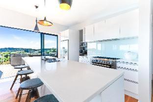 Oneroa Apartment | Cable Bay Views