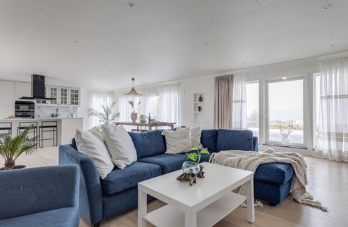 Halanda Villa | Captivating 3-bed Villa in Halanda With Lake View