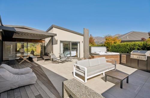 Wanaka House | Casa Central - Wanaka Holiday Home