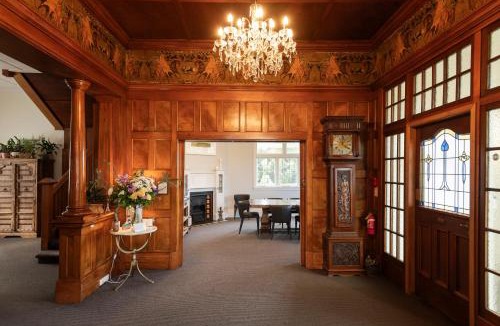 Gisborne Bed & Breakfast | Cedar House