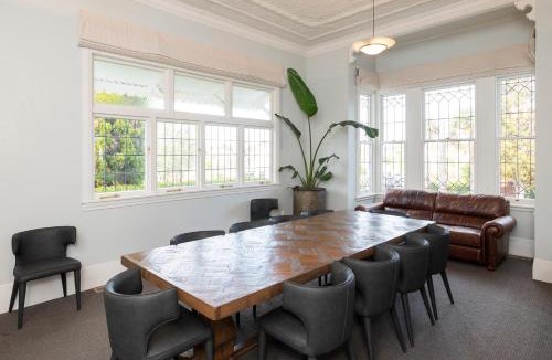 Gisborne Bed & Breakfast | Cedar House