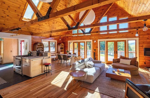 Schoharie House | Celestial Cabin - Mountain Views, Wraparound Deck