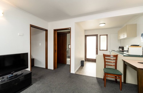 Alexandra Hotel | Centennial Court Hotel