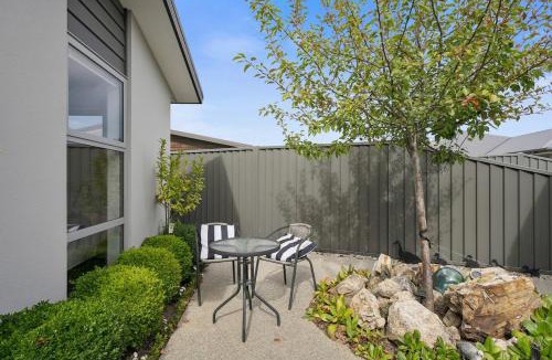 Lowburn Apartment | Central Otago Getaway - Modern 2-Bed