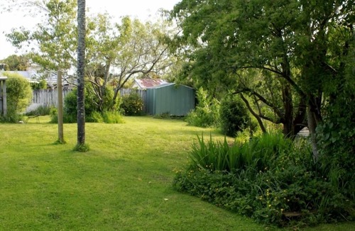 Takaka House | Central pet friendly home