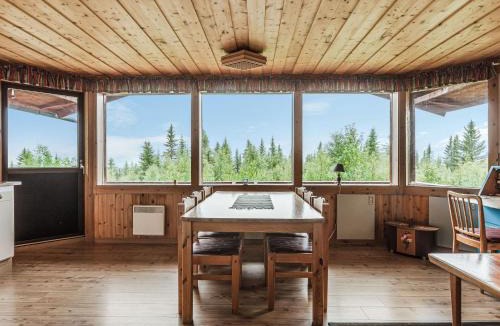Undersaker Ski Chalet | Chalet Högvallen Emma Elden by Interhome