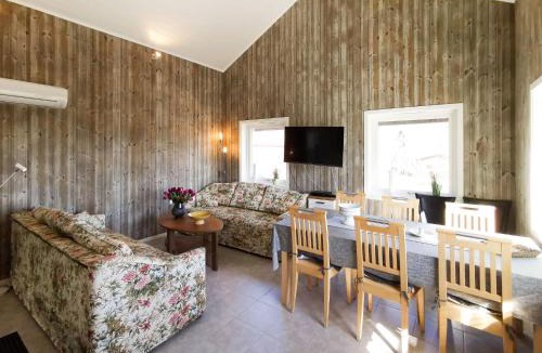 Vikbolandet Ski Chalet | Chalet Norrkrog Utsikten by Interhome