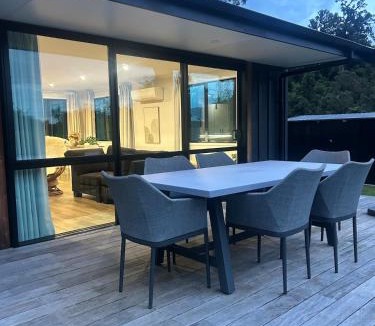 Franz Josef Glacier Apartment | Charles Douglas Place