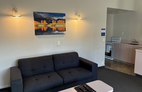 Balclutha Hotel | Charlies Motor Lodge