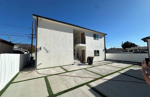Burbank Apartment | Charming 2-bedroom apartment with WiFi, AC in beautiful Burbank