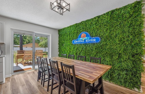 Crystal River House | Charming 3Bed House in Crystal River, 5 min to Boat ramp Sleeps 8