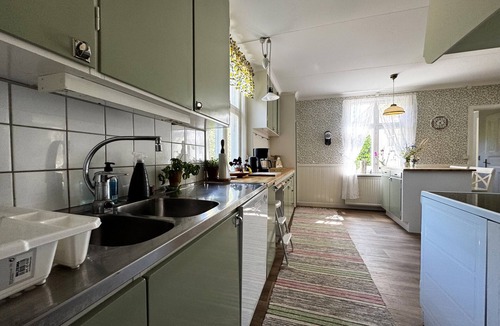 Lidkoping House | Charming and spacious villa near Lidköping |SE08085