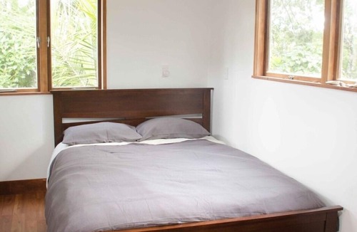 Matapouri House | Charming clifftop bach in Woolleys Bay