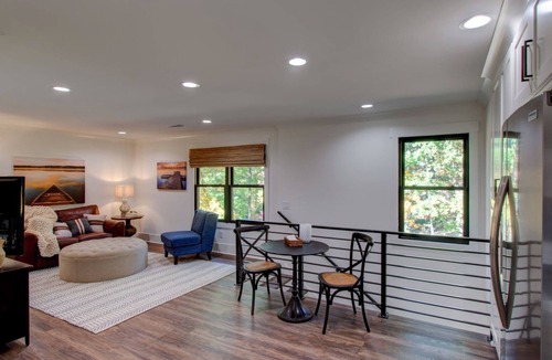 Reed Creek Apartment | Charming Lakefront Apartment
