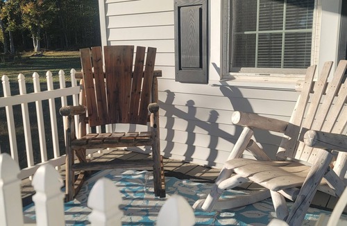 Waterloo Cottage | Charming Lakefront Cottage on Lake Greenwood
