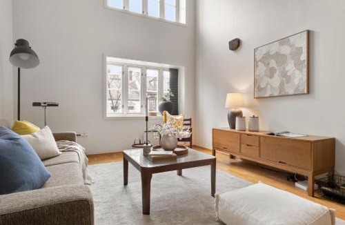 Trondheim City Centre Apartment | Charming Loft, High Ceiling !Modern & Central, Free private Parking 7 min walking !