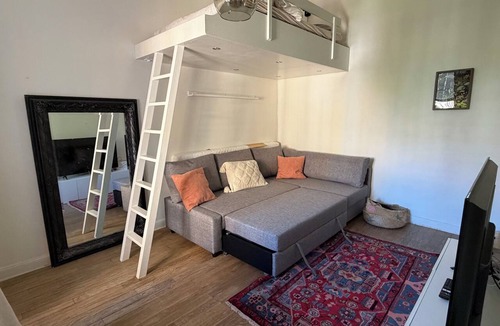 Norrmalm Apartment | Charming loftstudio - perfect citystay