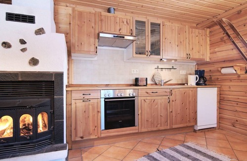 Galabodarna House | Charming modern log cabin with fireplace