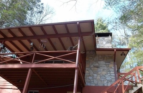 Brevard Cottage | Charming Sherwood Forest Cottage overlooking Trout Lake