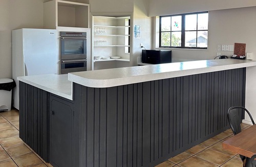 Springlands Hotel | Cherylea Motel