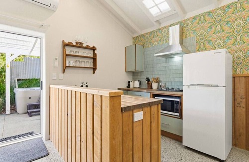 Whangaripo House | Chic Converted Barn in Matakana with Spa