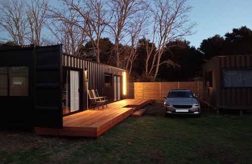 Waitahanui Apartment | Chic modern shipping container a short stroll from Lake Taupo/Waitahanui River.