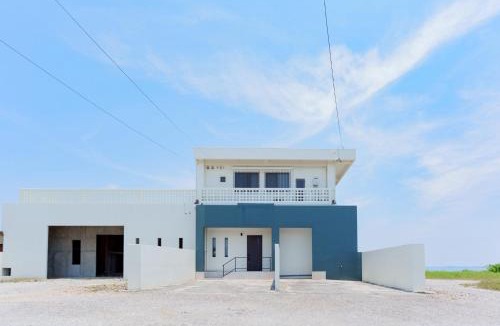 Miyakojima Villa | Cliff Sky