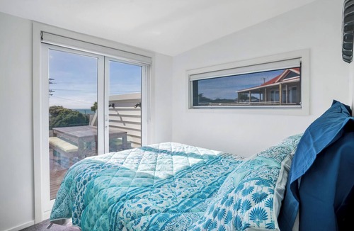 Riverton Cottage | Coastal Cottage in Riverton Rocks