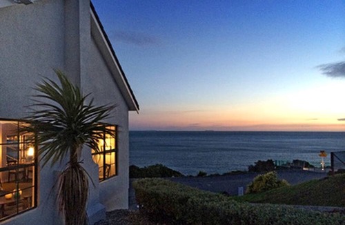 Bluff Cabin | Coastal Vacation Accommodation in Bluff, New Zealand