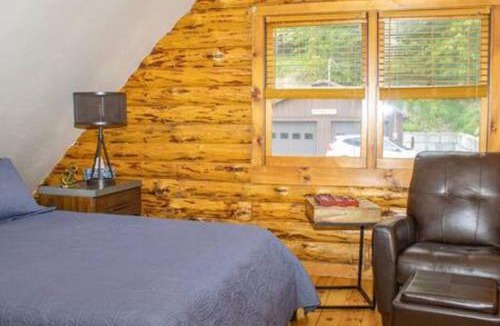 Hamilton House | Colgate Cabin #6