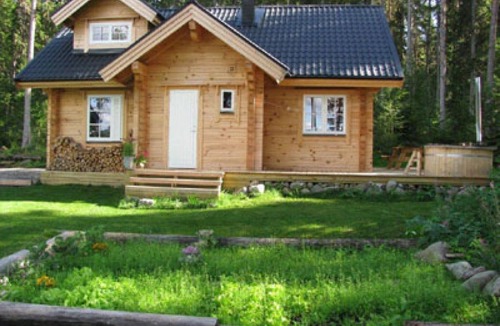 Gallo House | Comfortable and modern living at the lake