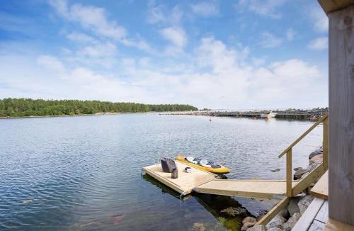 Gnarp Apartment | Comfortable Apartment with private dock and rental boat