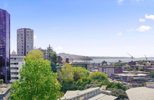 Grafton Apartment | Comfortable Studio with Parking and Seaview