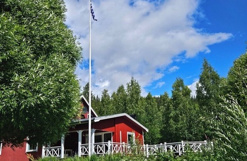 Syssleback House | Comfortable vacation home for 8 p in wooded and quiet Värmland (dog welcome)