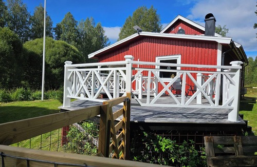Syssleback House | Comfortable vacation home for 8 p in wooded and quiet Värmland (dog welcome)