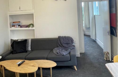 Dunedin Apartment | Comfy Hideaway with Queen Bed and a Trundler