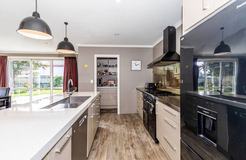Methven House | Contemporary Methven Abode | Central Location