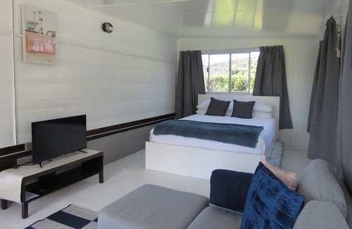 Mangonui House | Coopers Haven Beachfront Caravan