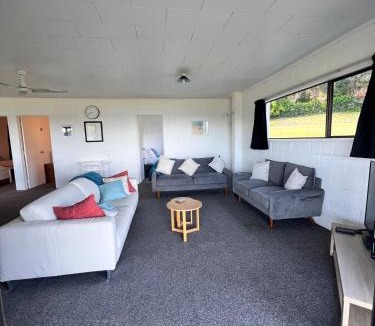 Coopers Beach House | Coopers Haven- Beachfront House