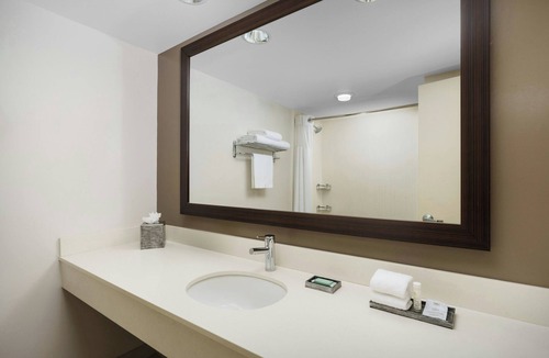 Survey Creek Hotel | Courtyard by Marriott Fort Lauderdale North/Cypress Creek