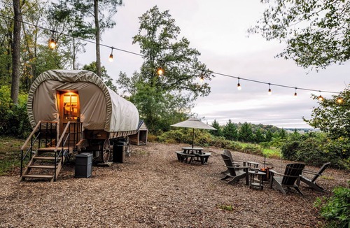 Strasburg Apartment | Covered Wagon with Valley View, Sleep 4