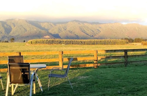 Waharoa Cabin | Cozy Accommodation for a Romantic Getaway near Matamata, North Island