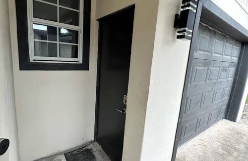 Orlando Apartment | Cozy, beautiful studio apartment perfect for weekend getaways for couples.