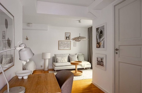 Lidingo Apartment | Cozy & Bright Studio Apartment in Lidingö