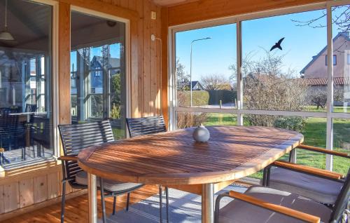 Brantevik House | Cozy Home In Brantevik With House Sea View