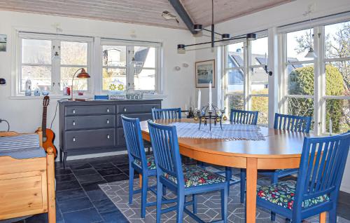 Brantevik House | Cozy Home In Brantevik With House Sea View